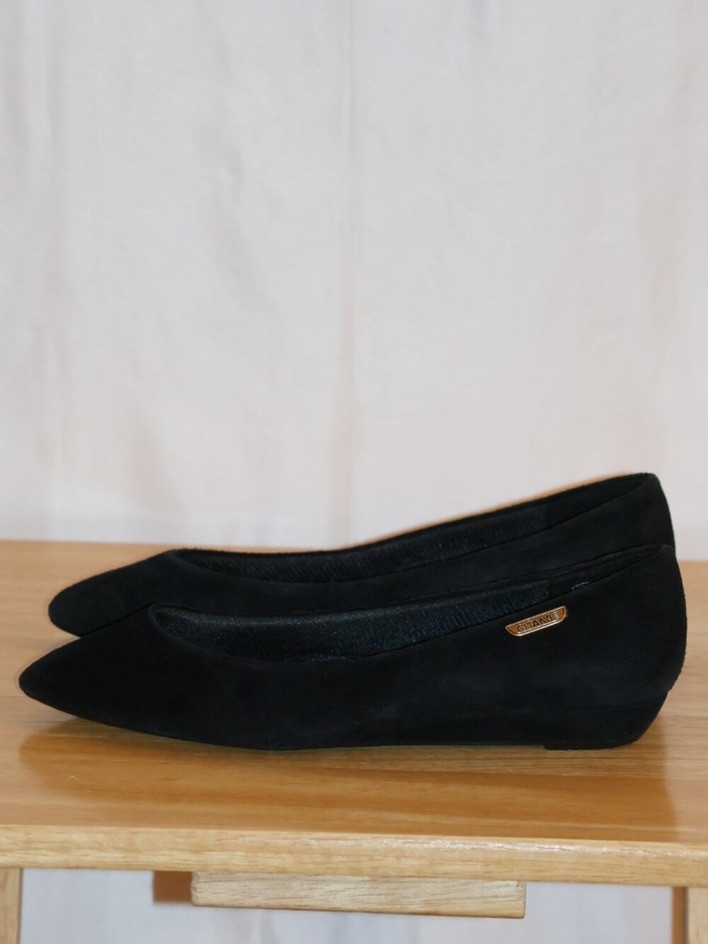 Vintage Gitano Black Suede Pointed Almond-Toe Ballet Flats.